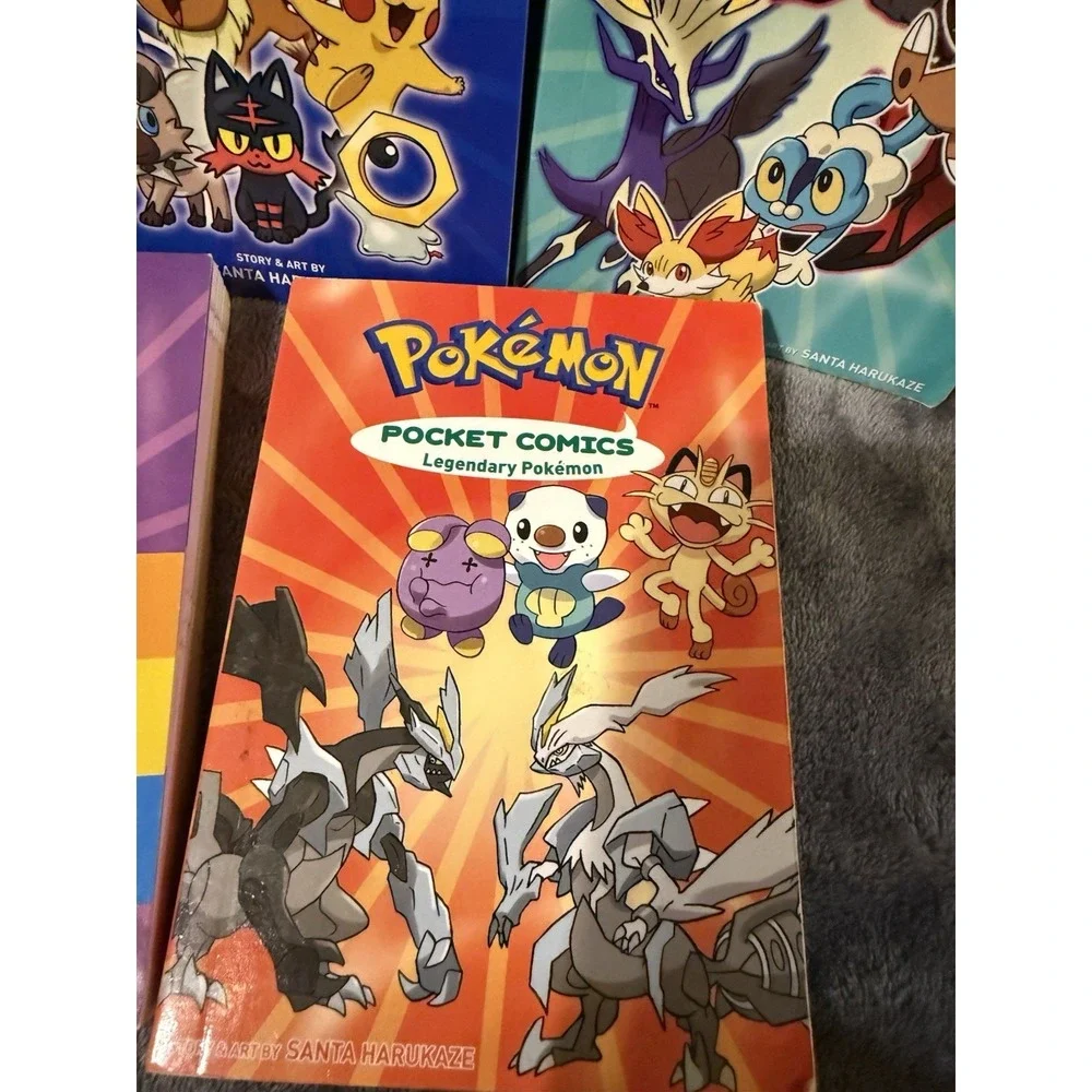 Lot Of 5 Pokémon‎ Pocket Comics books